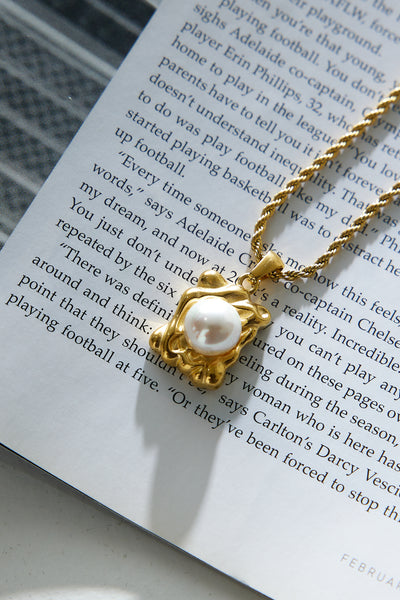 18k Gold Plated Vintage Love Necklace Gold