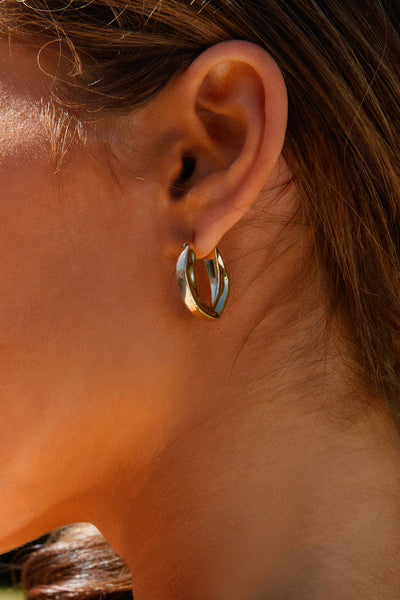 Fluid Form Earrings Gold